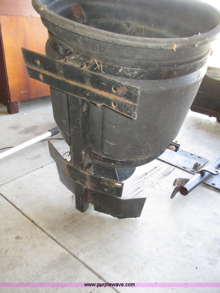 image for item H1121 Assorted snow removal tools and accessories