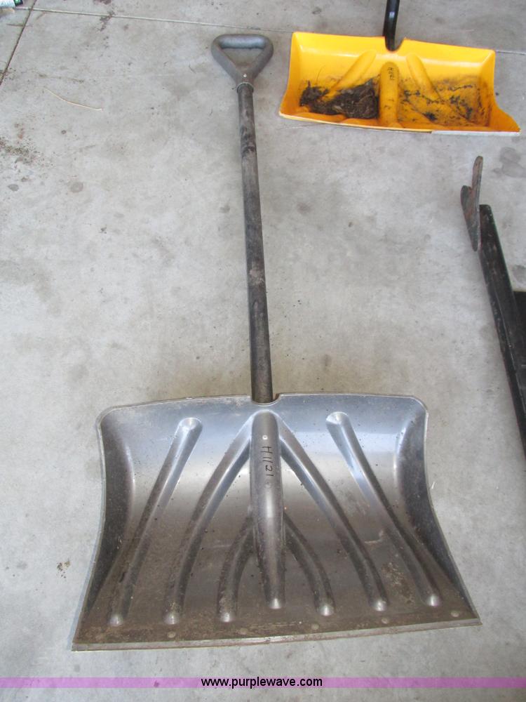 image for item H1121 Assorted snow removal tools and accessories