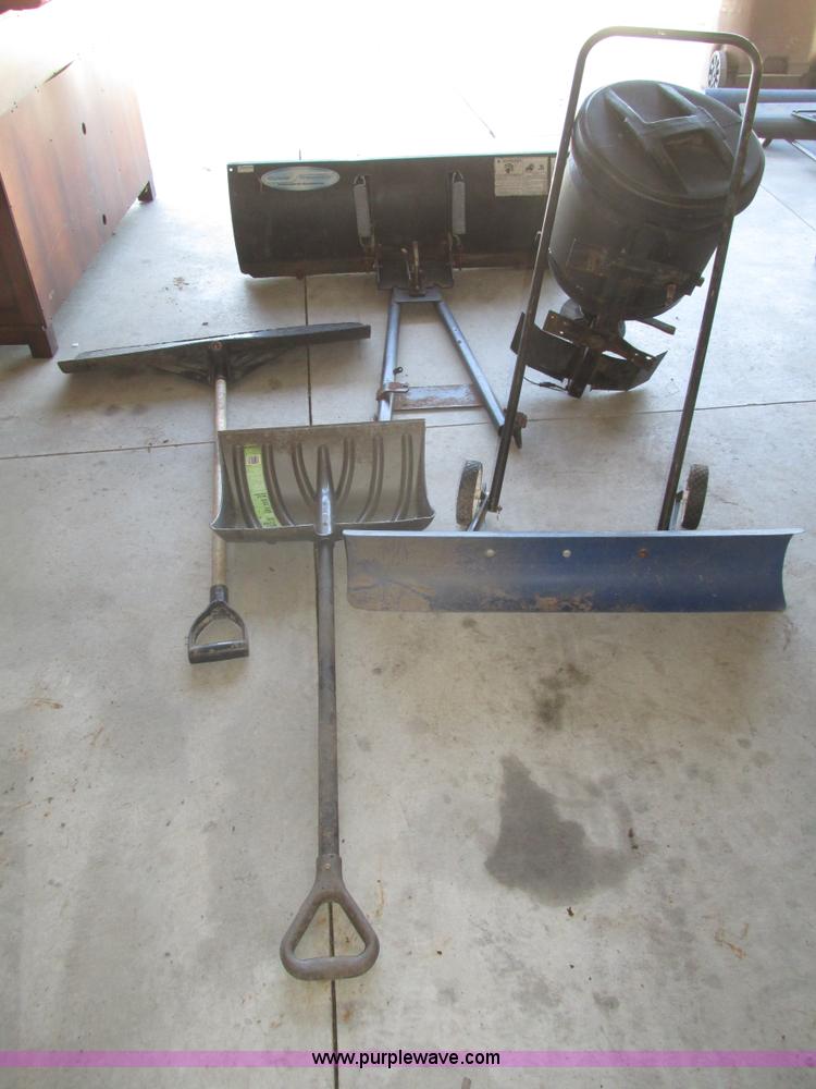 image for item H1122 Assorted snow removal tools and accessories