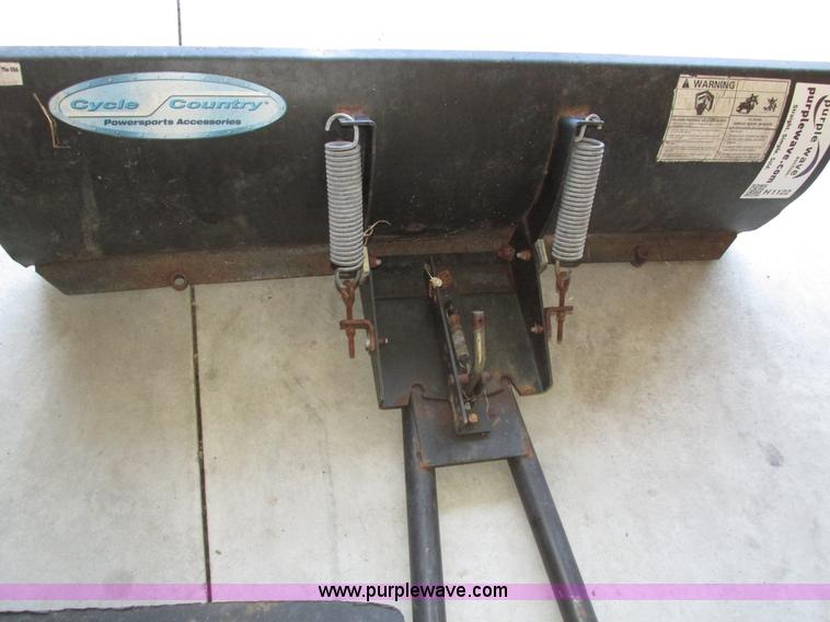 image for item H1122 Assorted snow removal tools and accessories