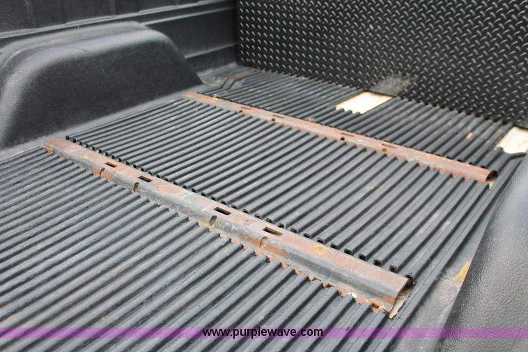 image for item H8087 2005 Chevrolet Silverado 2500HD Crew Cab pickup truck