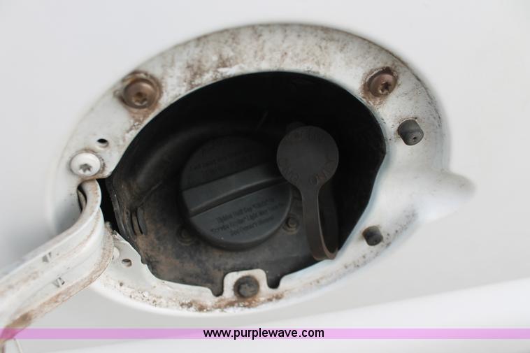 image for item H8087 2005 Chevrolet Silverado 2500HD Crew Cab pickup truck