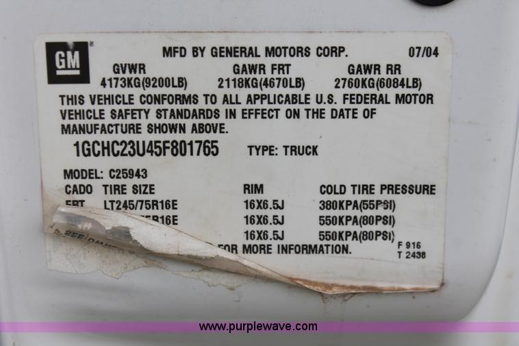 image for item H8087 2005 Chevrolet Silverado 2500HD Crew Cab pickup truck