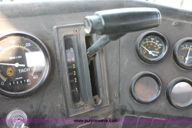 image for item H8089 1997 Thomas Built Saf-T-Liner MVP ER school bus