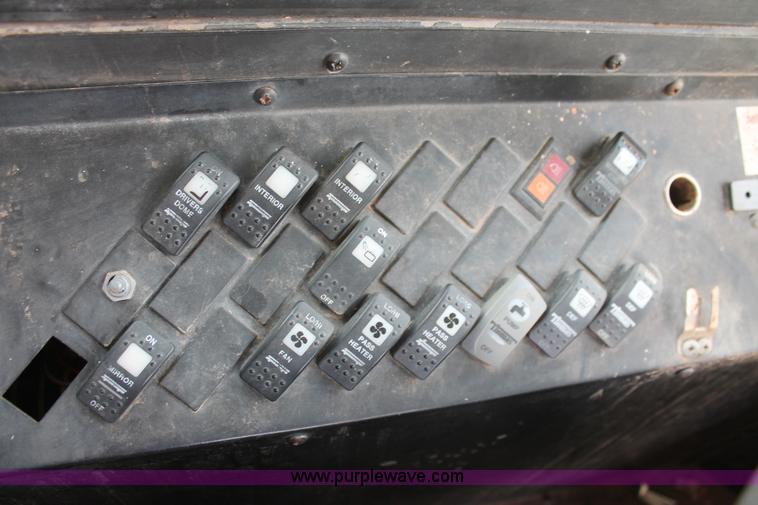 image for item H8089 1997 Thomas Built Saf-T-Liner MVP ER school bus