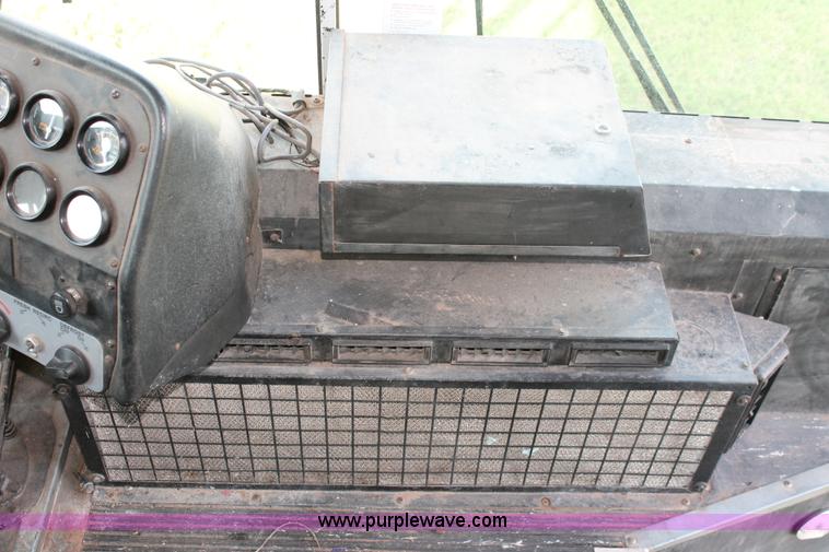 image for item H8089 1997 Thomas Built Saf-T-Liner MVP ER school bus