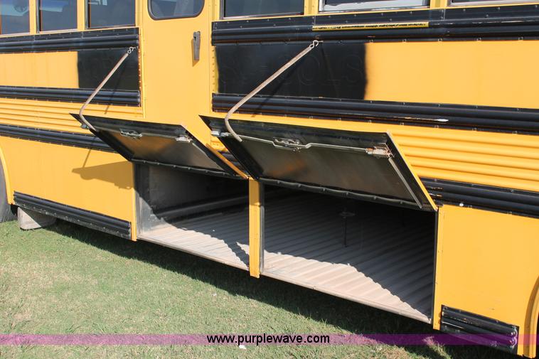 image for item H8089 1997 Thomas Built Saf-T-Liner MVP ER school bus