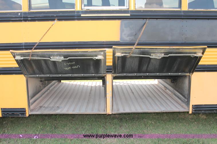 image for item H8089 1997 Thomas Built Saf-T-Liner MVP ER school bus