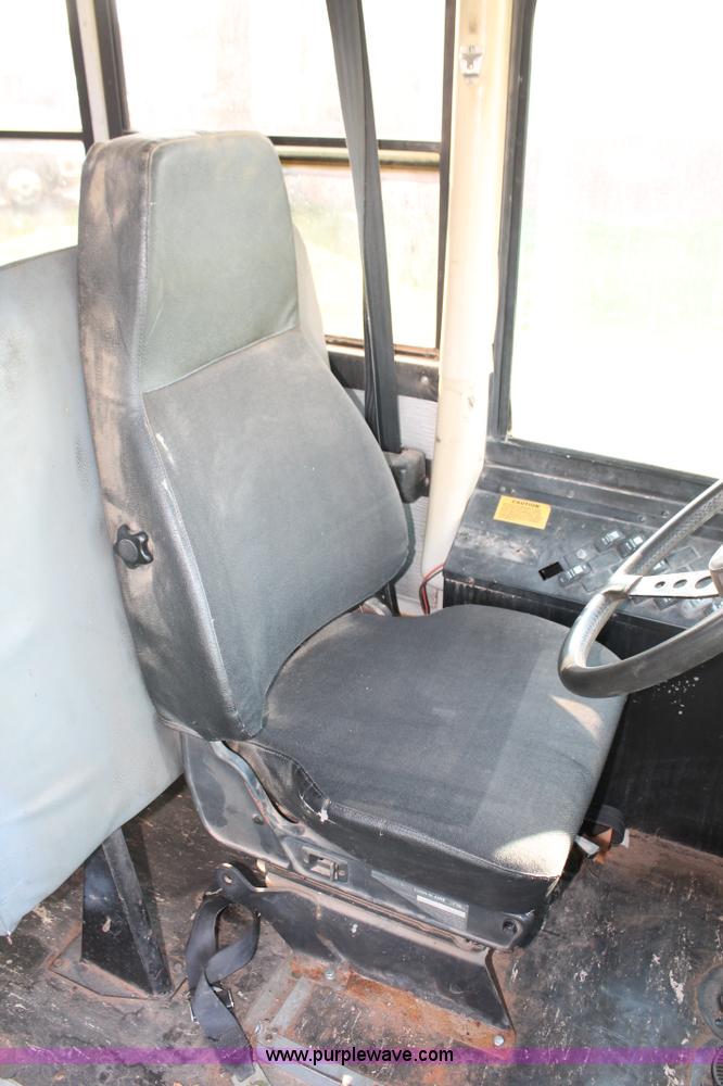 image for item H8089 1997 Thomas Built Saf-T-Liner MVP ER school bus