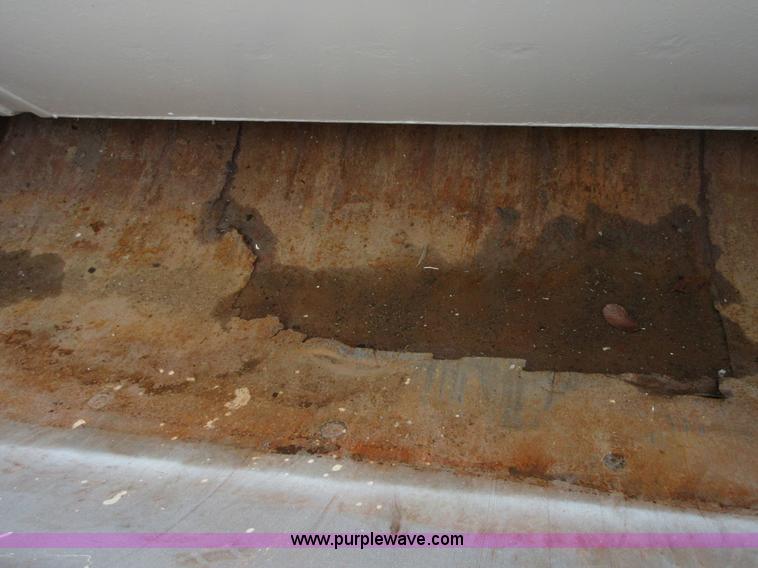 image for item I1937 1993 International 4900 refuse truck