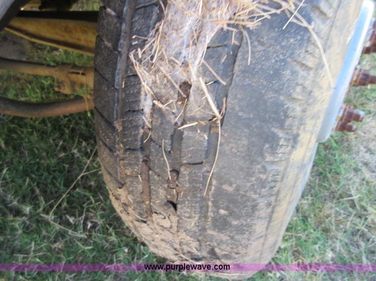 image for item I1938 1999 Ford F350 Super Duty pickup truck cab and chassis