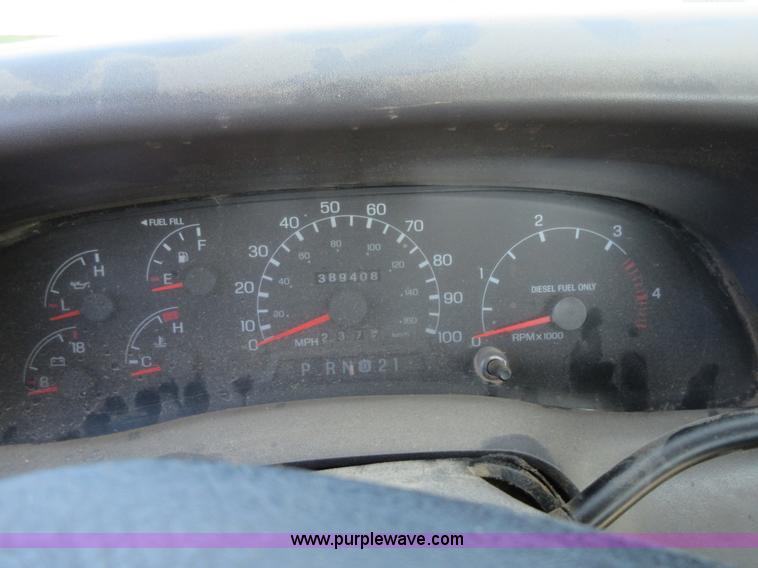 image for item I1938 1999 Ford F350 Super Duty pickup truck cab and chassis