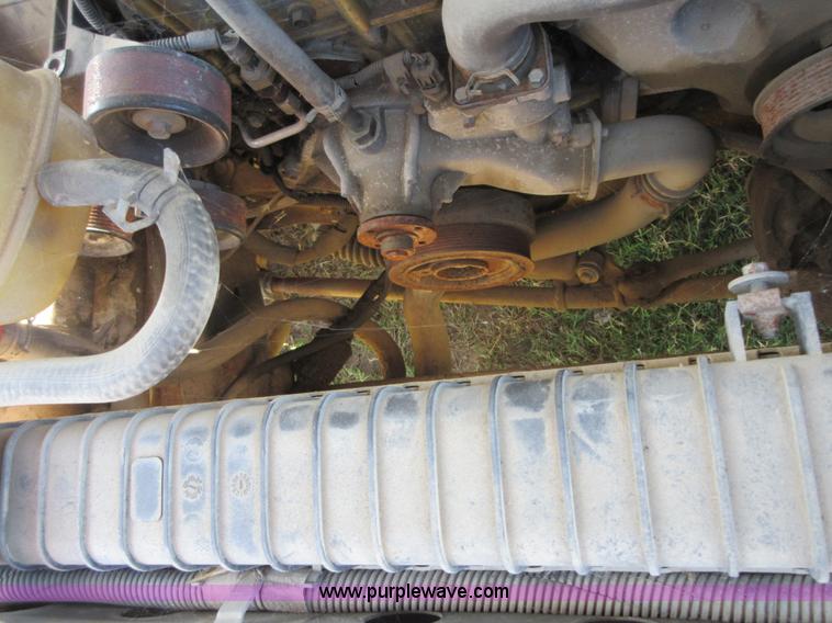 image for item I1938 1999 Ford F350 Super Duty pickup truck cab and chassis