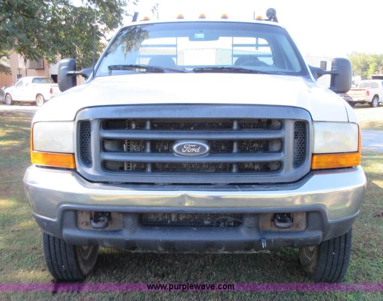 image for item I1939 1999 Ford F450 Super Duty flatbed truck
