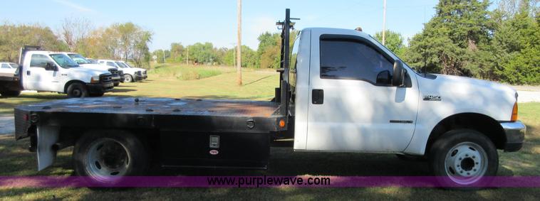 image for item I1939 1999 Ford F450 Super Duty flatbed truck