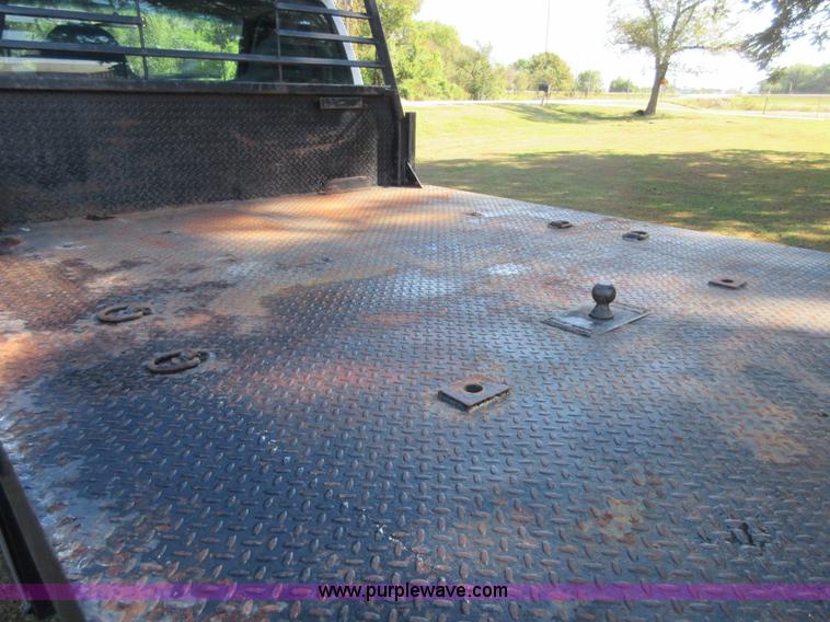 image for item I1939 1999 Ford F450 Super Duty flatbed truck