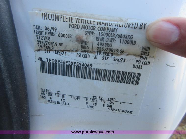 image for item I1939 1999 Ford F450 Super Duty flatbed truck