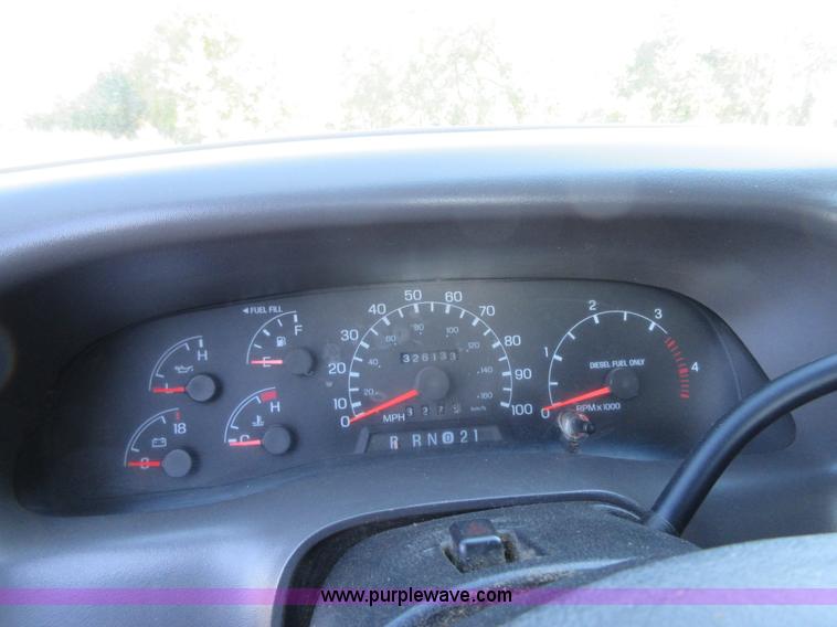 image for item I1939 1999 Ford F450 Super Duty flatbed truck