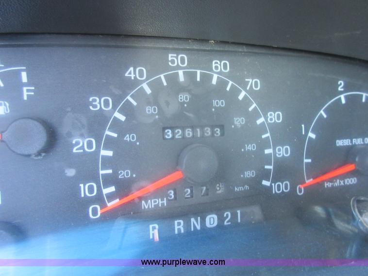 image for item I1939 1999 Ford F450 Super Duty flatbed truck