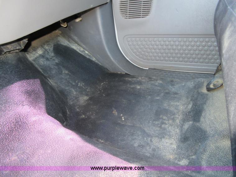 image for item I1939 1999 Ford F450 Super Duty flatbed truck