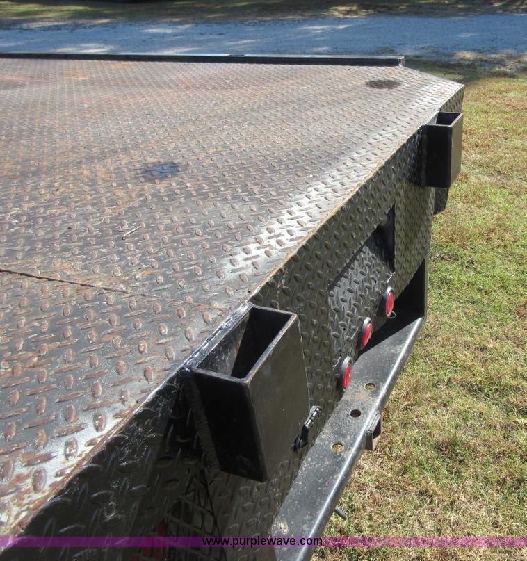 image for item I1940 1999 Ford F350 Super Duty flatbed pickup truck