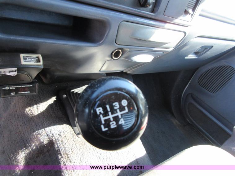 image for item I1940 1999 Ford F350 Super Duty flatbed pickup truck