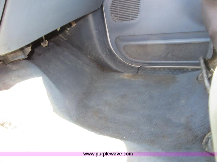 image for item I1940 1999 Ford F350 Super Duty flatbed pickup truck