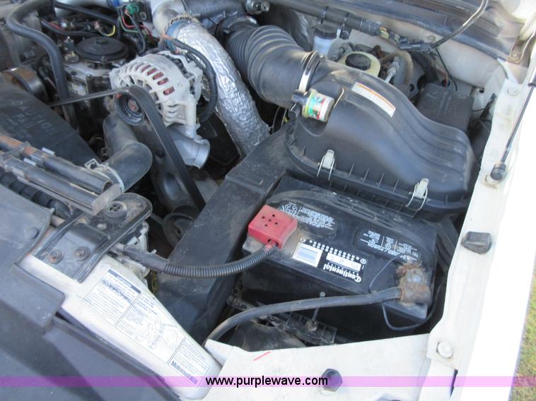 image for item I1940 1999 Ford F350 Super Duty flatbed pickup truck