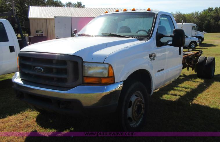 image for item I1941 1999 Ford F450 Super Duty truck cab and chassis
