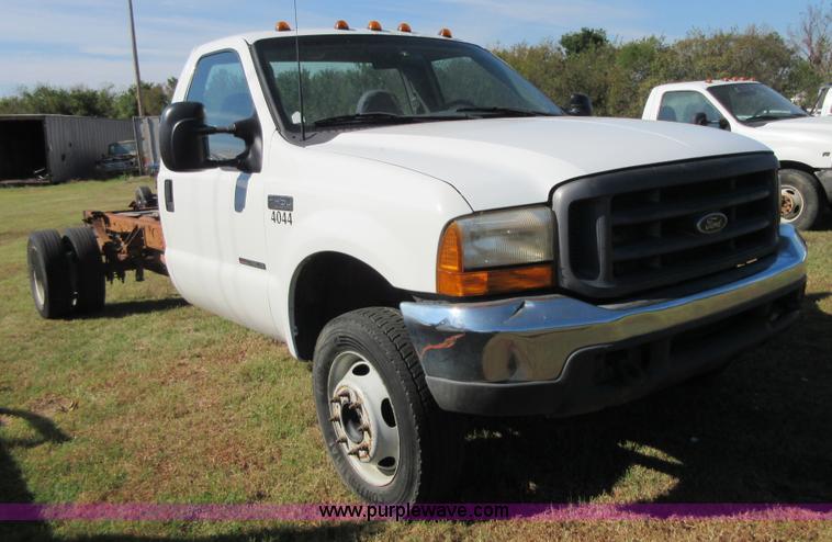 image for item I1941 1999 Ford F450 Super Duty truck cab and chassis