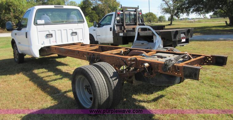 image for item I1941 1999 Ford F450 Super Duty truck cab and chassis