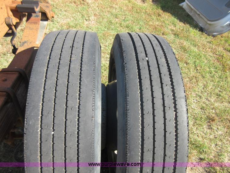 image for item I1941 1999 Ford F450 Super Duty truck cab and chassis