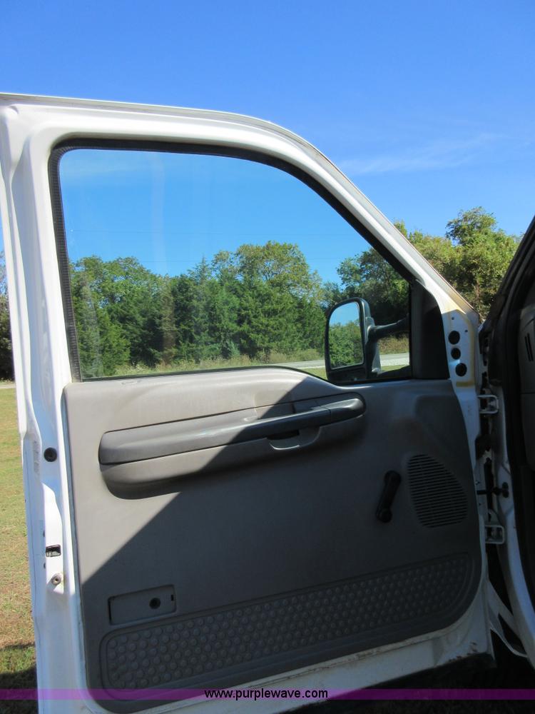 image for item I1941 1999 Ford F450 Super Duty truck cab and chassis