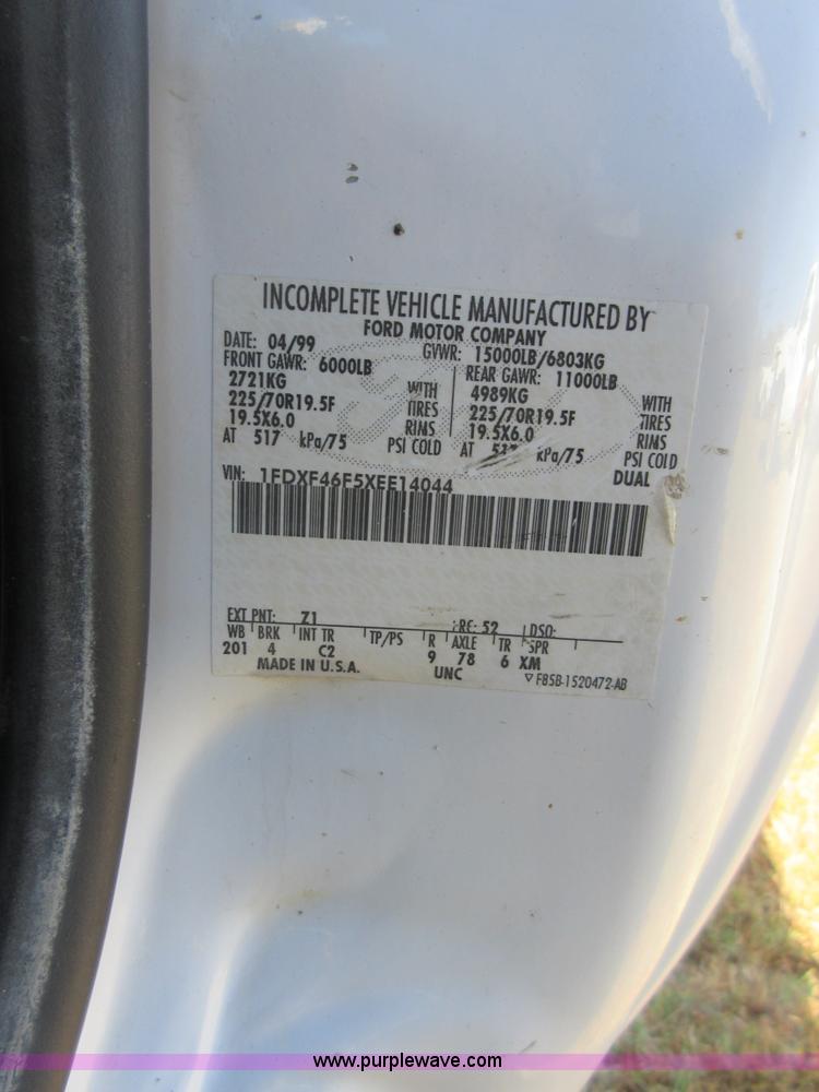 image for item I1941 1999 Ford F450 Super Duty truck cab and chassis