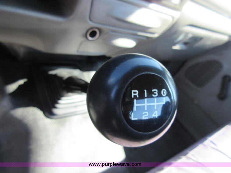 image for item I1941 1999 Ford F450 Super Duty truck cab and chassis