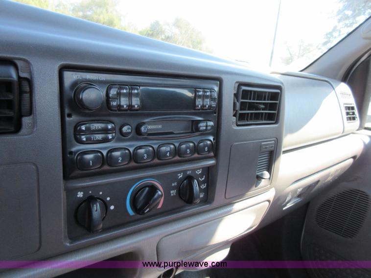 image for item I1941 1999 Ford F450 Super Duty truck cab and chassis