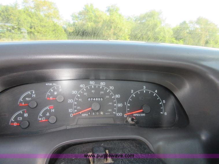 image for item I1941 1999 Ford F450 Super Duty truck cab and chassis