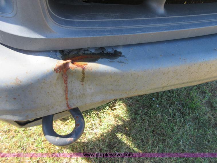 image for item I1942 2001 Ford F350 Super Duty pickup truck cab and chassis