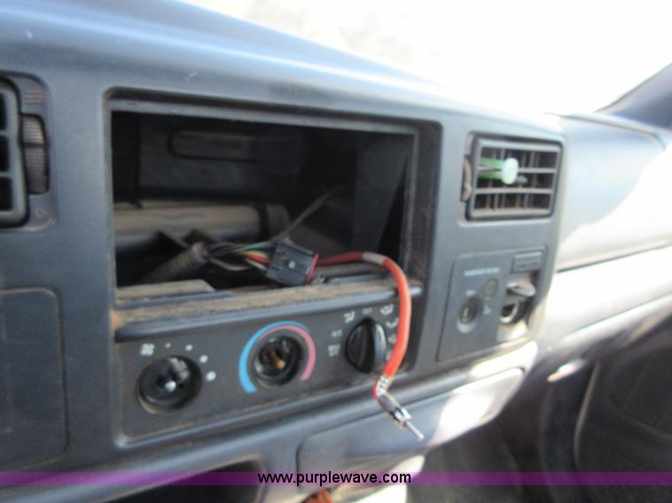 image for item I1942 2001 Ford F350 Super Duty pickup truck cab and chassis