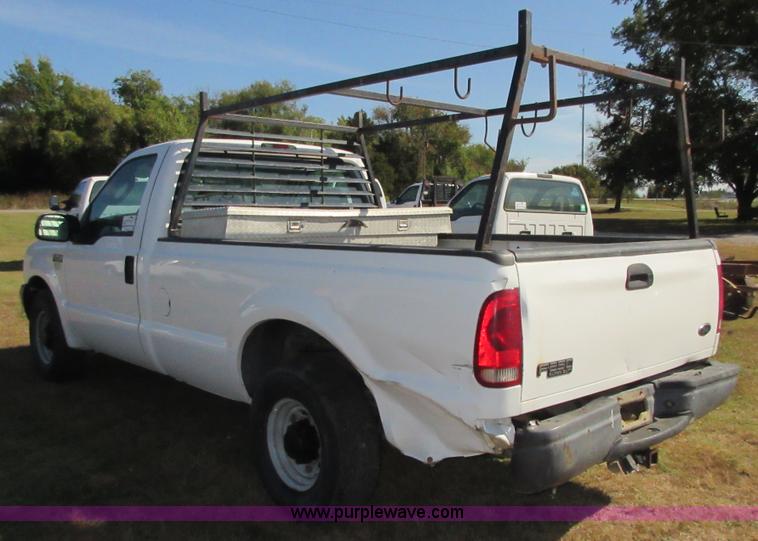 image for item I1945 2003 Ford F250 Super Duty pickup truck