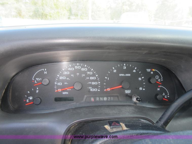 image for item I1945 2003 Ford F250 Super Duty pickup truck