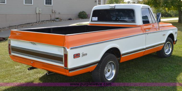 image for item I6402 1972 GMC C10 pickup truck