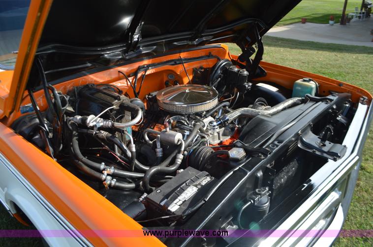 image for item I6402 1972 GMC C10 pickup truck