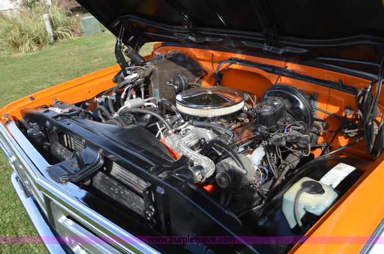 image for item I6402 1972 GMC C10 pickup truck