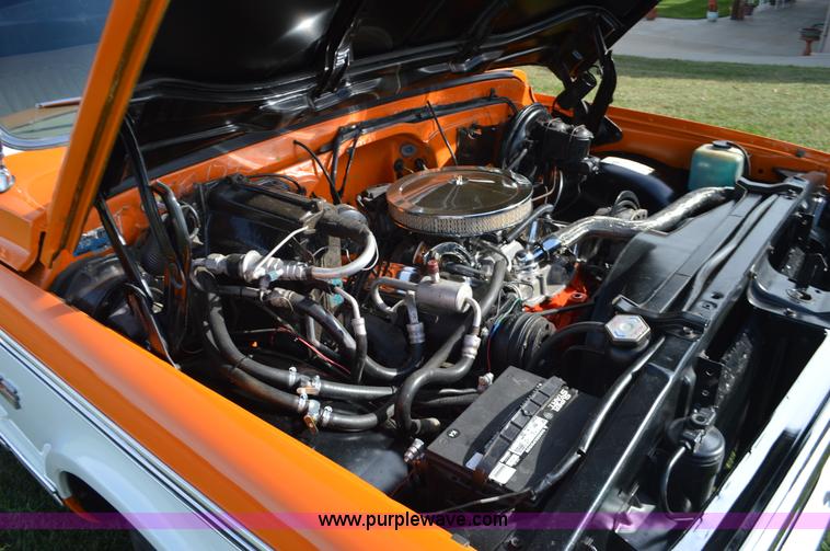 image for item I6402 1972 GMC C10 pickup truck