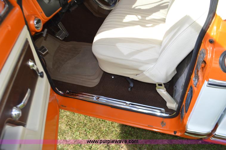 image for item I6402 1972 GMC C10 pickup truck