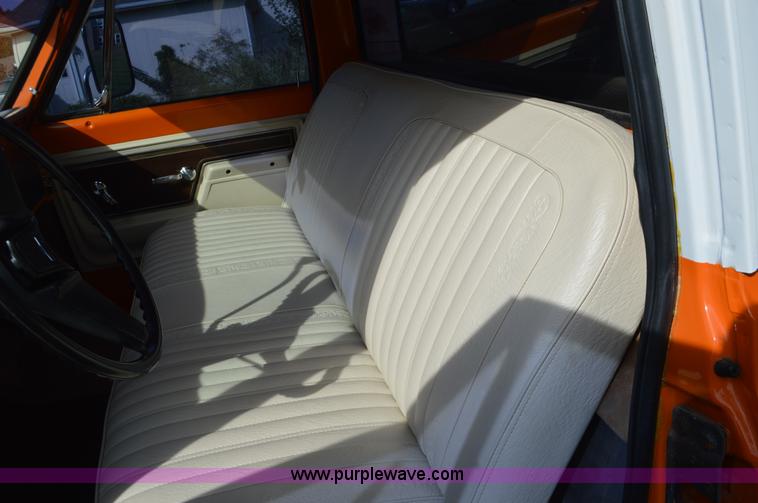 image for item I6402 1972 GMC C10 pickup truck