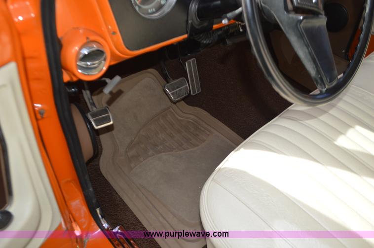 image for item I6402 1972 GMC C10 pickup truck