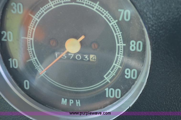 image for item I6402 1972 GMC C10 pickup truck