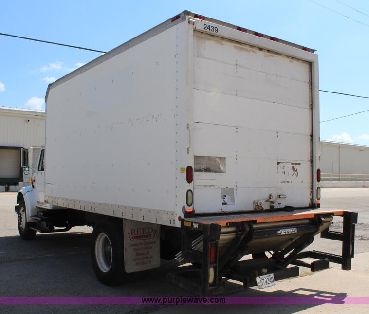 image for item J3659 2000 International 4700 box truck